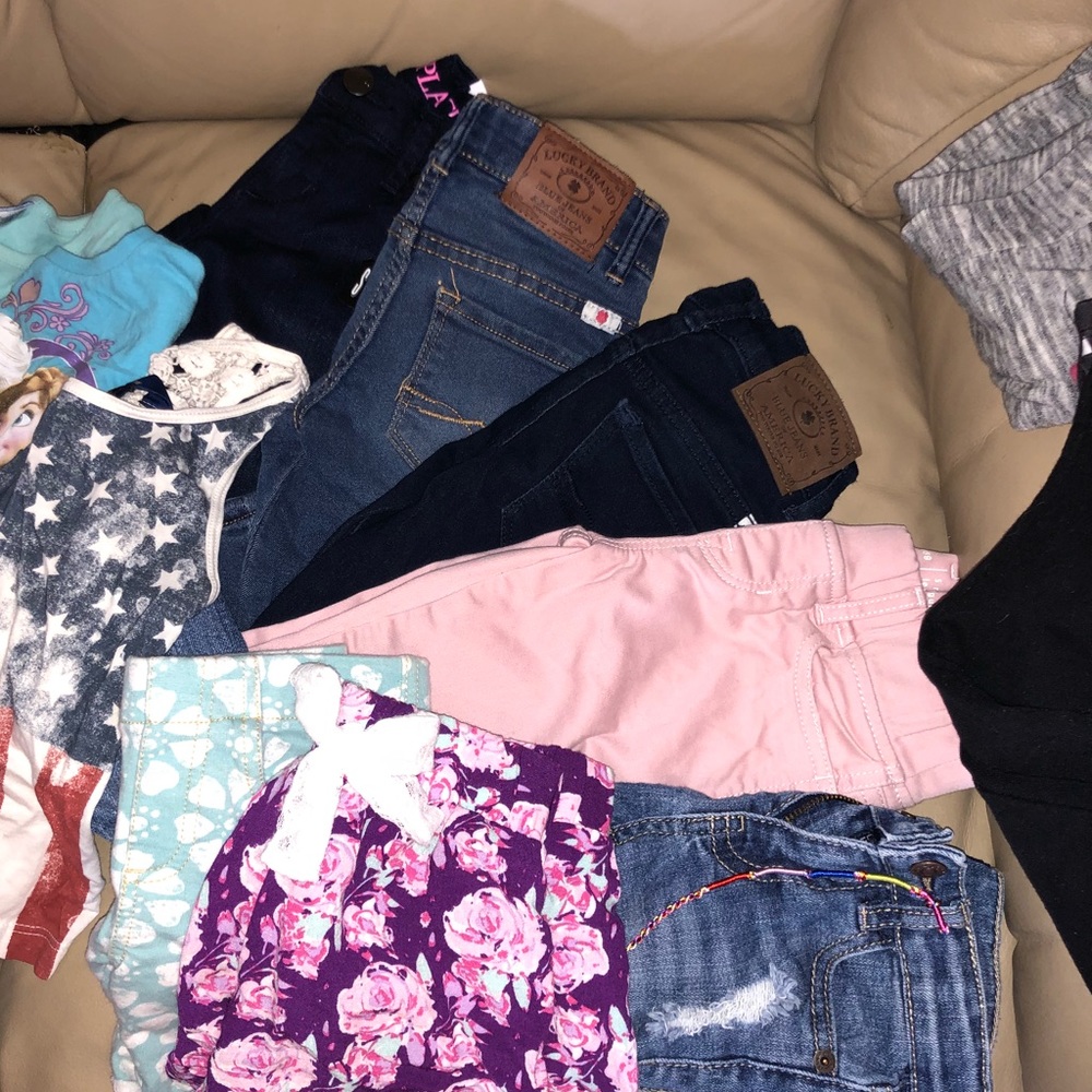 A lot of  girls clothes ranging from size 4-5